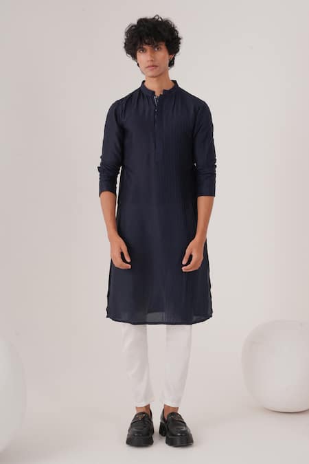 LABEL SHRISTI CHETANI Thread Embroidered Plain Kurta With Pant 