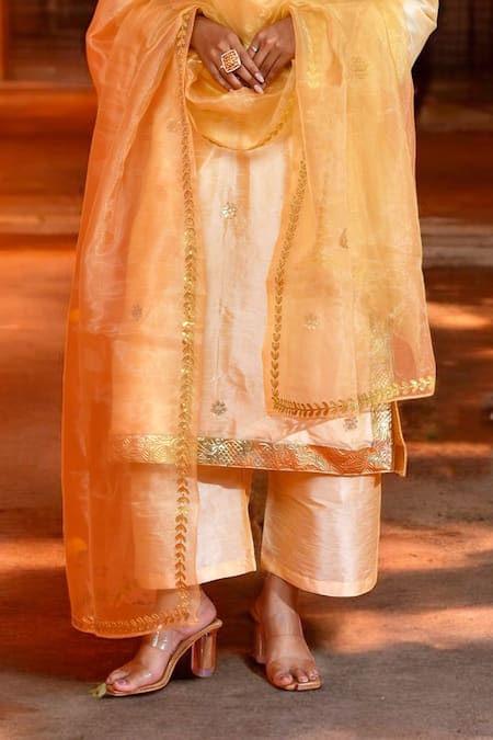 Bannhi By Priyanka Rathore Yellow Denim, Silk Gota Patti V-neck Flower Kurta Pant Set Online at Aza Fashions Bannhi By Priyanka Rathore_Yellow Denim, Silk Gota Patti V-neck Flower Kurta Pant Set _Online_at_Aza_Fashions