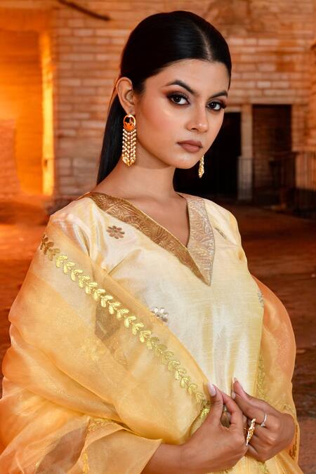 Shop Bannhi By Priyanka Rathore Yellow Denim, Silk Gota Patti V-neck Flower Kurta Pant Set Online at Aza Fashions Shop_Bannhi By Priyanka Rathore_Yellow Denim, Silk Gota Patti V-neck Flower Kurta Pant Set _Online_at_Aza_Fashions