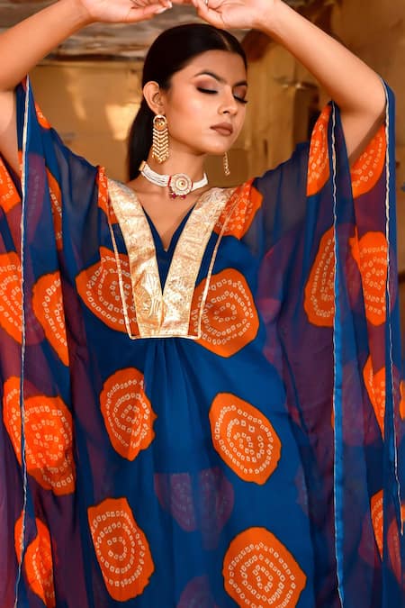 Buy_Bannhi By Priyanka Rathore_Blue V-neck Bandhani Print Kaftan And Pant Set _Online_at_Aza_Fashions