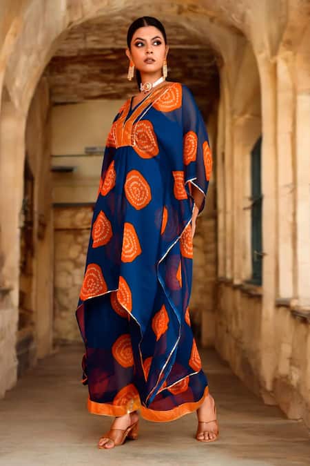 Shop_Bannhi By Priyanka Rathore_Blue V-neck Bandhani Print Kaftan And Pant Set _Online_at_Aza_Fashions