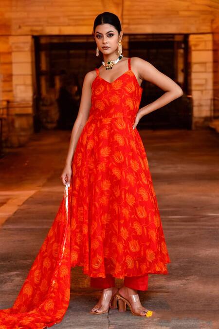 Bannhi By Priyanka Rathore_Red Chiffon Gota Patti, Embroidery Floral Vine Print Anarkali Pant Set _at_Aza_Fashions