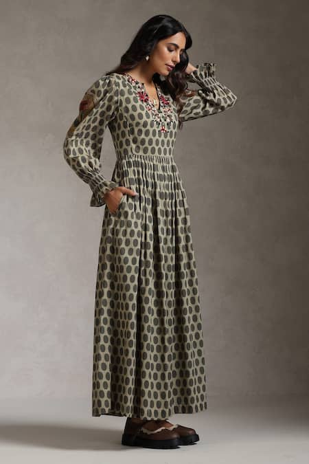 Buy Raiman Brown Cotton Printed Thread Notched-v Rose Garden Maxi Dress Online at Aza Fashions Buy_Raiman_Brown Cotton Printed Thread Notched-v Rose Garden Maxi Dress _Online_at_Aza_Fashions