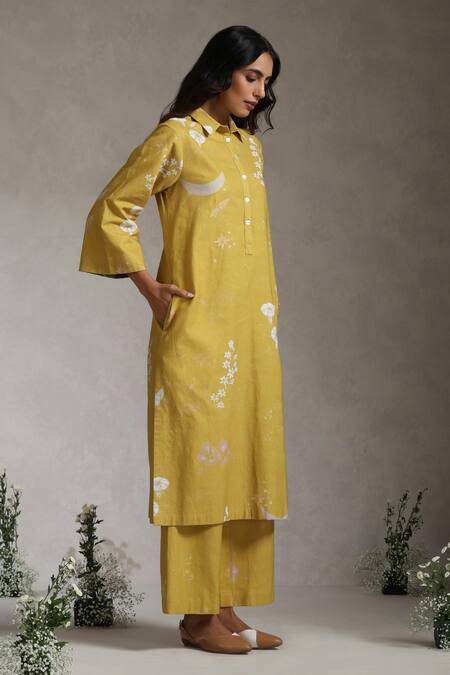 Buy_Raiman_Yellow Cotton Collared Enchanted Garden Print Kurta With Pant _Online_at_Aza_Fashions