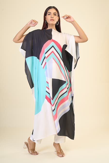 Buy_Naintara Bajaj_Beige Georgette Boat Neck Geometric Print Asymmetric Straight Kaftan 