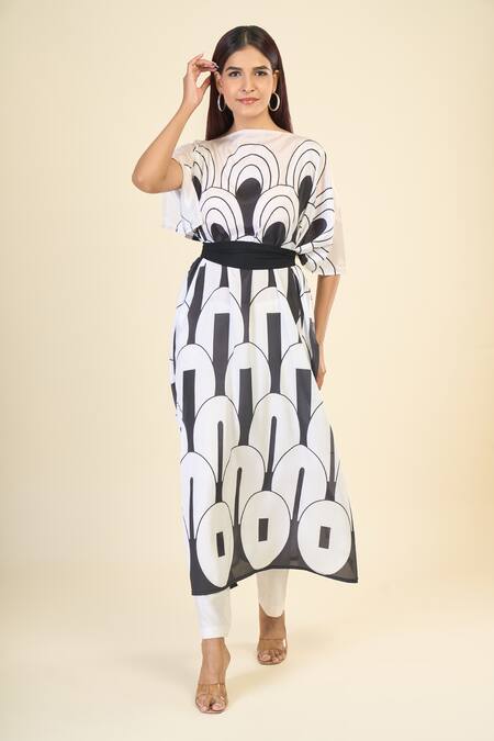 Buy_Naintara Bajaj_Black Silk, Crepe Boat Neck Mushroom Kaftan Dress 