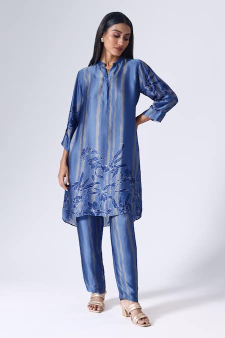 KLAD Striped Iris Print Kurta With Pant 