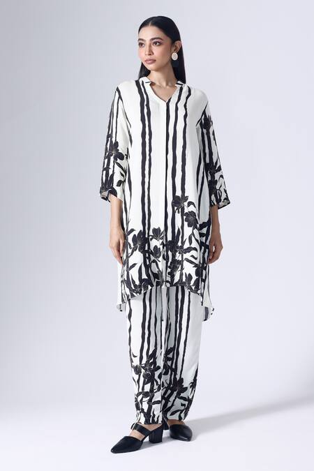 Klad Black Crepe Mandarin Collar Striped Musk Print Kurta With Pant Online at Aza Fashions Klad_Black Crepe Mandarin Collar Striped Musk Print Kurta With Pant_Online_at_Aza_Fashions