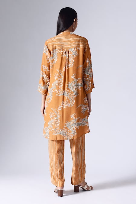 Shop_Klad_Orange Crepe Mandarin Collar Printed Kurta And Pant Set_at_Aza_Fashions