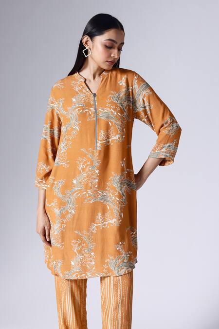Buy_Klad_Orange Crepe Mandarin Collar Printed Kurta And Pant Set_Online_at_Aza_Fashions