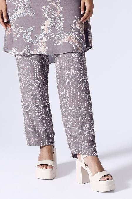 Klad_Purple Crepe Embroidery V-neck Lotus Print Kurta And Pant Set_Online_at_Aza_Fashions