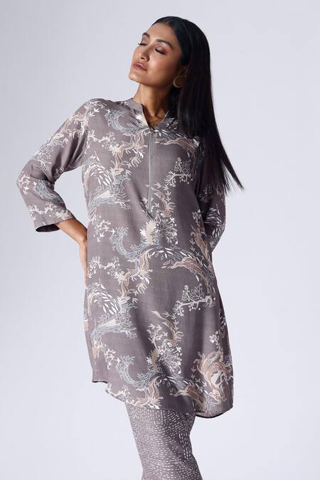 Shop_Klad_Purple Crepe Embroidery V-neck Lotus Print Kurta And Pant Set_Online_at_Aza_Fashions