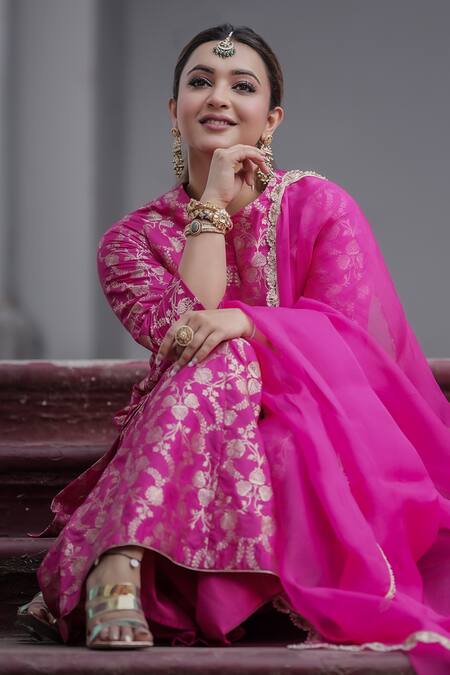 Vishwa By Pinki Sinha Pink Silk Embroidery Round Neck Banarsi Handwoven Kurta Sharara Set Online at Aza Fashions Vishwa By Pinki Sinha_Pink Silk Embroidery Round Neck Banarsi Handwoven Kurta Sharara Set _Online_at_Aza_Fashions