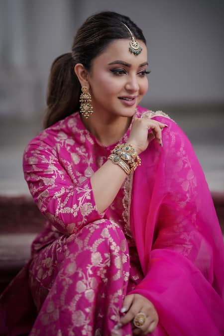 Shop Vishwa By Pinki Sinha Pink Silk Embroidery Round Neck Banarsi Handwoven Kurta Sharara Set Online at Aza Fashions Shop_Vishwa By Pinki Sinha_Pink Silk Embroidery Round Neck Banarsi Handwoven Kurta Sharara Set _Online_at_Aza_Fashions