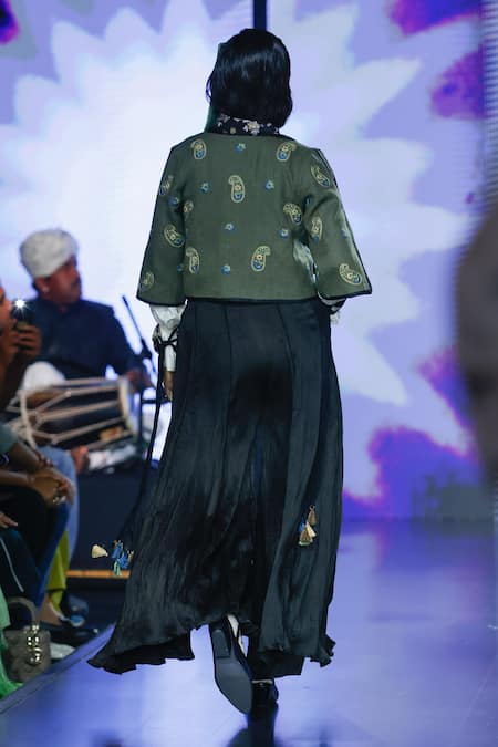 Shop Shruti Sancheti Green Silk Embroidery Open Neck Paisley Motif Bolero Jacket at Aza Fashions Shop_Shruti Sancheti_Green Silk Embroidery Open Neck Paisley Motif Bolero Jacket _at_Aza_Fashions