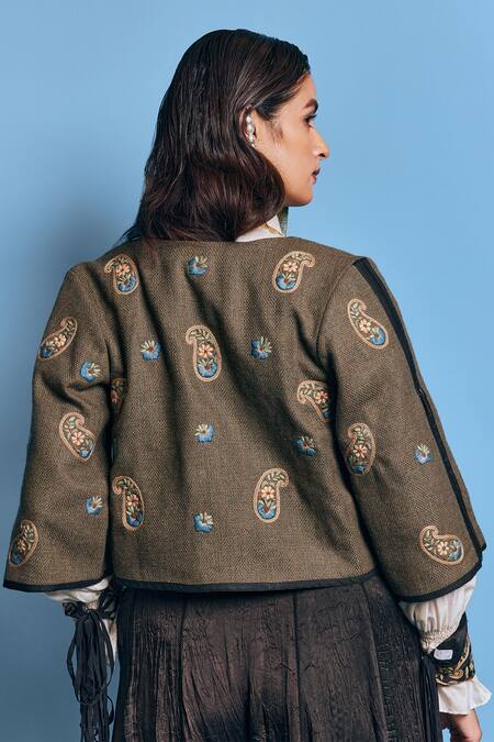 Buy Shruti Sancheti Green Silk Embroidery Open Neck Paisley Motif Bolero Jacket Buy_Shruti Sancheti_Green Silk Embroidery Open Neck Paisley Motif Bolero Jacket