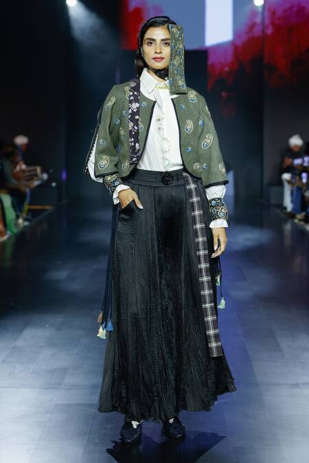 Buy_Shruti Sancheti_Black Satin, Silk Crushed Kalidar Culotte _Online_at_Aza_Fashions