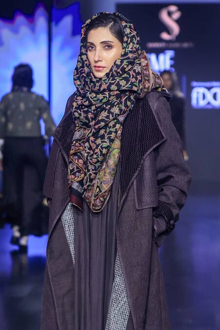 Shruti Sancheti Brown Silk Embroidery Collared Abstract Quilted Trench Coat Online at Aza Fashions Shruti Sancheti_Brown Silk Embroidery Collared Abstract Quilted Trench Coat _Online_at_Aza_Fashions