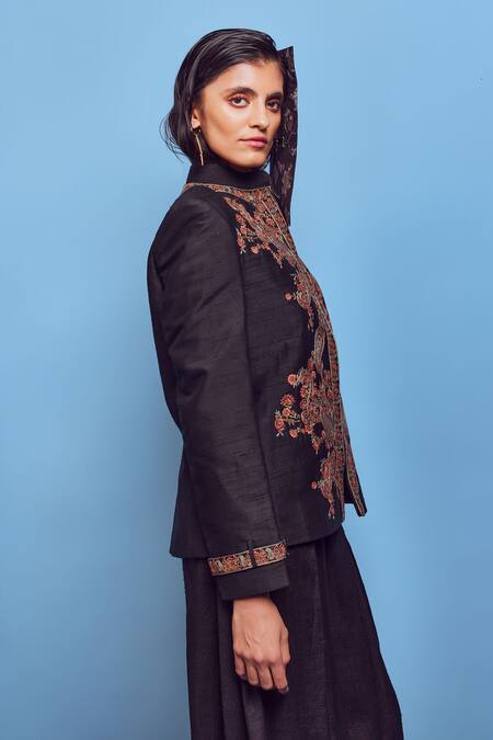 Shop Shruti Sancheti Black Silk Embroidery Bandeau Neck Iktar Paisley Jacket Online at Aza Fashions Shop_Shruti Sancheti_Black Silk Embroidery Bandeau Neck Iktar Paisley Jacket _Online_at_Aza_Fashions