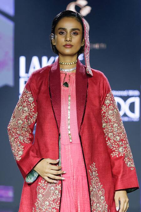 Shruti Sancheti Maroon Maheshwari, Silk Embroidery Shawl Neck Floral Paisley Long Jacket Online at Aza Fashions Shruti Sancheti_Maroon Maheshwari, Silk Embroidery Shawl Neck Floral Paisley Long Jacket _Online_at_Aza_Fashions