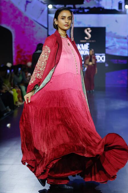 Buy Shruti Sancheti Maroon Maheshwari, Silk Embroidery Shawl Neck Floral Paisley Long Jacket Online at Aza Fashions Buy_Shruti Sancheti_Maroon Maheshwari, Silk Embroidery Shawl Neck Floral Paisley Long Jacket _Online_at_Aza_Fashions