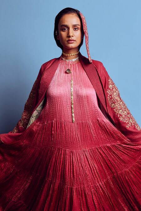 Shruti Sancheti Maroon Maheshwari, Silk Embroidery Shawl Neck Floral Paisley Long Jacket at Aza Fashions Shruti Sancheti_Maroon Maheshwari, Silk Embroidery Shawl Neck Floral Paisley Long Jacket _at_Aza_Fashions