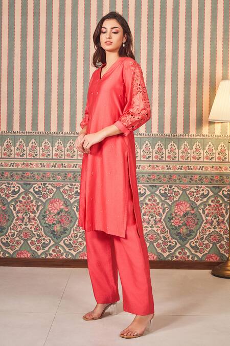 Buy_Sammohi By Moksha And Hiral_Coral Chanderi Silk Beads V-neck Embroidered Kurta With Pant _Online_at_Aza_Fashions