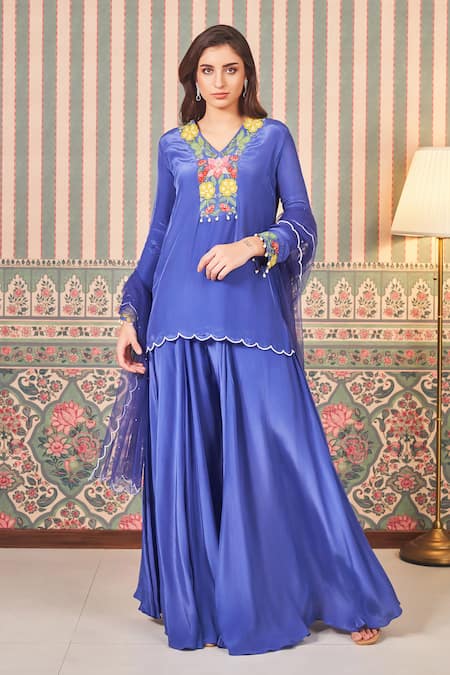 SAMMOHI BY MOKSHA AND HIRAL Blue Kurta And Sharara Crepe Silk Embroidery Beads V-neck Floral Short & Set 