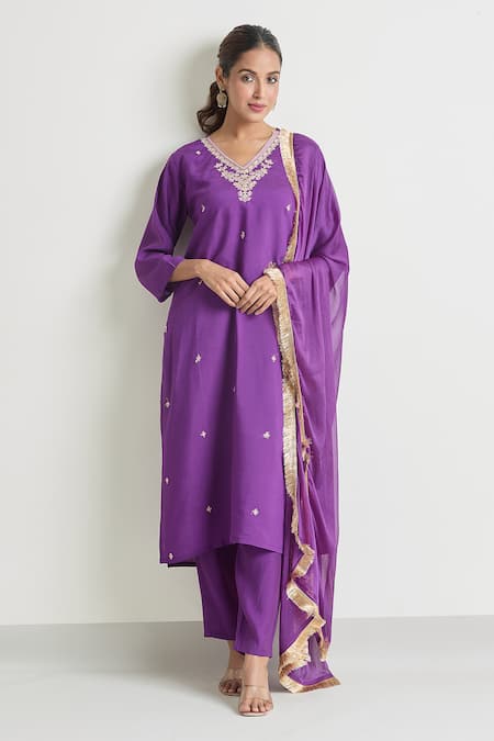Buy Naintara Bajaj Wine Viscose, Chanderi, Chiffon Embroidery, Zari Zardozi Floral Kurta Set Buy_Naintara Bajaj_Wine Viscose, Chanderi, Chiffon Embroidery, Zari Zardozi Floral Kurta Set