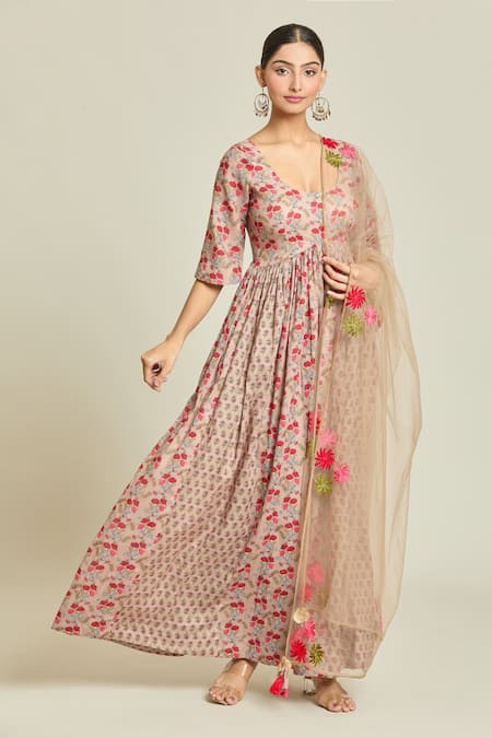 Buy Samyukta Singhania Ivory Cotton, Net Embroidery Scoop Neck Floral Print Gathered Anarkali Pant Set Buy_Samyukta Singhania_Ivory Cotton, Net Embroidery Scoop Neck Floral Print Gathered Anarkali Pant Set