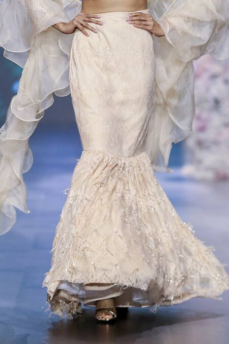 Shop_Nirmooha_Peach Organza, Chiffon Chantilly Mermaid Lehenga Set With Ruffle Dupatta _Online_at_Aza_Fashions