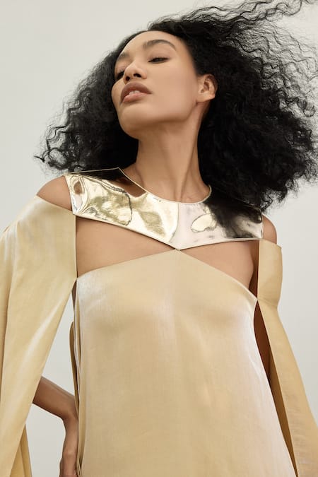 Buy_Akhl_Pink Satin (20% Polyester 80% Rayon) Mirror Metallic Yoke Trim Kaftan Dress _Online_at_Aza_Fashions