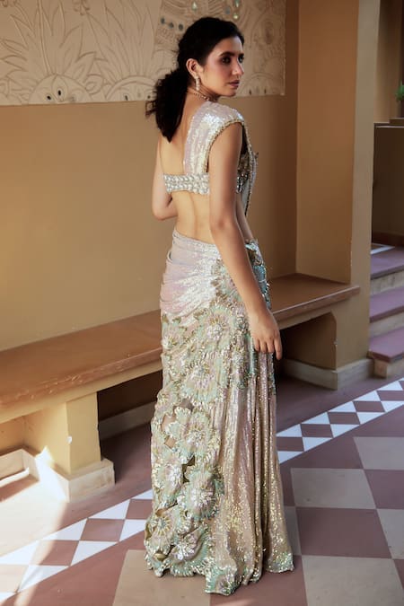 Moledro Nadya Floral Embroidered Pre-Draped Saree 