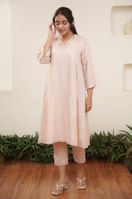 OurDve Pink Cotton Embroidery V-neck Floral Neckline Kurta And Pant Set Online at Aza Fashions OurDve_Pink Cotton Embroidery V-neck Floral Neckline Kurta And Pant Set _Online_at_Aza_Fashions