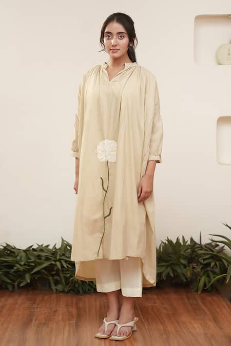 Ourdve_Ivory Cotton Embroidery Collared Floral Placement Kurta And Pant Set _at_Aza_Fashions