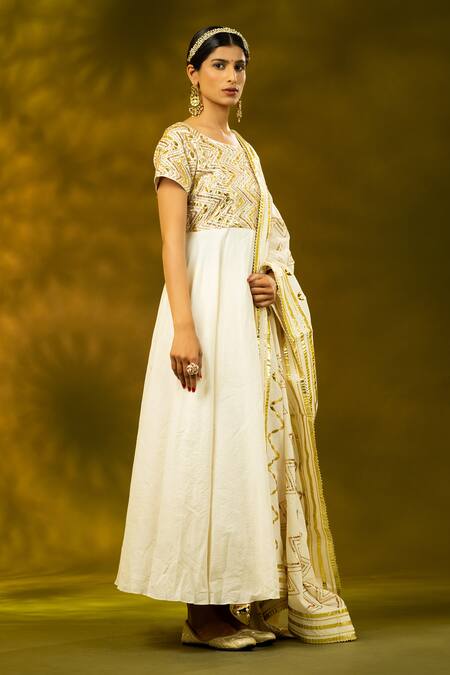 Buy_Shivani Sabharwal_White Cotton Gota Patti Boat Neck Embroidered Anarkali Set _Online_at_Aza_Fashions