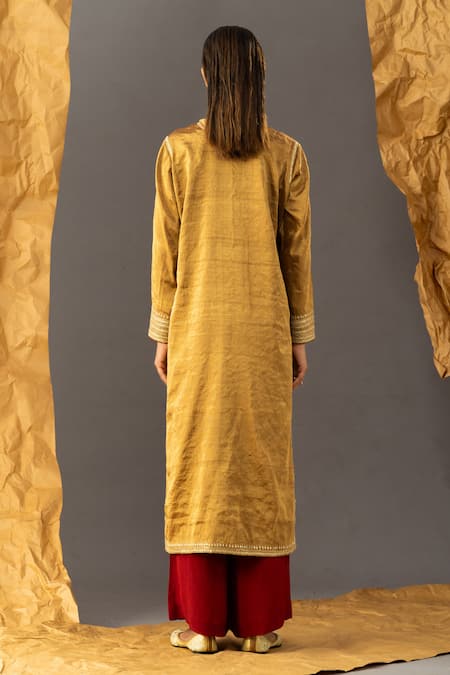 Shivani Sabharwal Tissue Embroidered Kurta Pant Set 