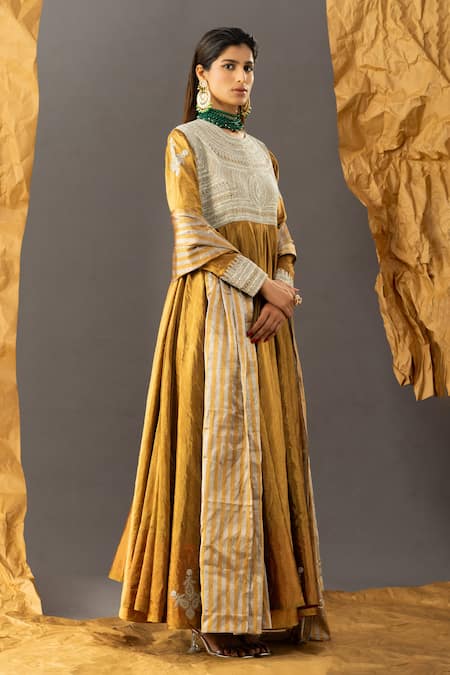 Buy_Shivani Sabharwal_Gold Crepe, Lycra, Organza Embroidery, Sequins Round Neck Tissue Kurta Pant Set _Online_at_Aza_Fashions