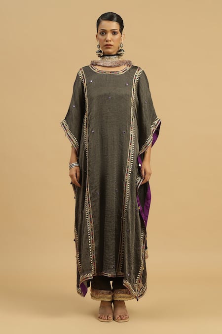 Siyona By Ankurita_Black Tissue Embroidery Thread Round Neck Kala Vine Bloom Kaftan And Pant Set _Online_at_Aza_Fashions