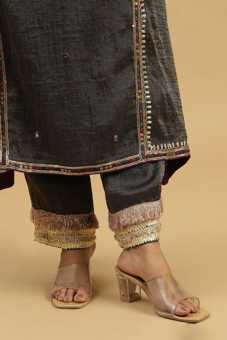 Shop_Siyona By Ankurita_Black Tissue Embroidery Thread Round Neck Kala Vine Bloom Kaftan And Pant Set _Online_at_Aza_Fashions