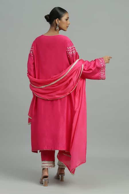 Siyona By Ankurita Gulabi Geometric Bloom Embroidered Kurta Pant Set 