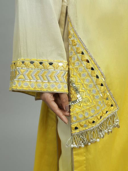 Buy_Siyona By Ankurita_Yellow Chanderi, Silk Mirrors, Sequins, Bahaar Bloom Kurta And Pant Set _Online_at_Aza_Fashions