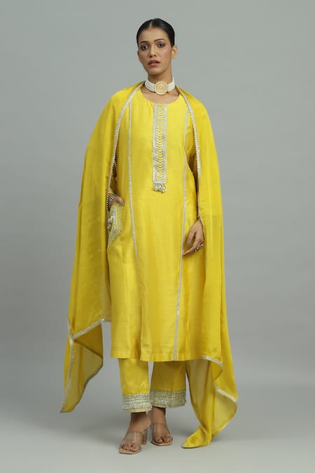 Siyona by Ankurita Genda Lace & Ghungroo Embroidered Kurta & Pant Set 