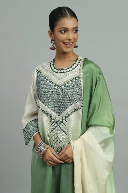 Shop_Siyona By Ankurita_Green Chanderi, Silk Lace, Mirrors, Sequins, Panna Gul Jaal Kurta Pant Set _Online_at_Aza_Fashions
