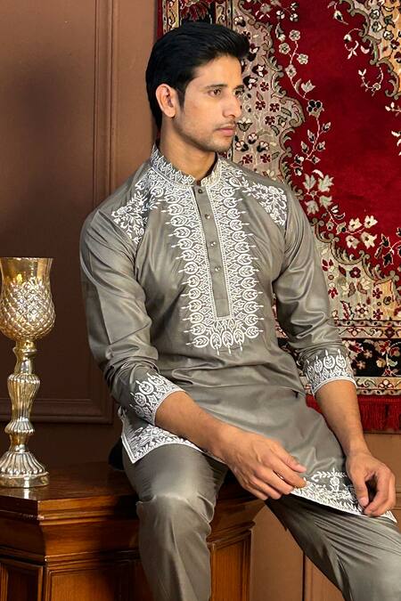 Shop_The House Of Diwans_Green Polyester Embroidery Thread Kurta Set _Online_at_Aza_Fashions