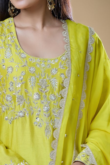Samyukta Singhania_Yellow Chanderi, Viscose, Organza Sequins, Beads, Zari, Floral Kurta Pant Set _at_Aza_Fashions