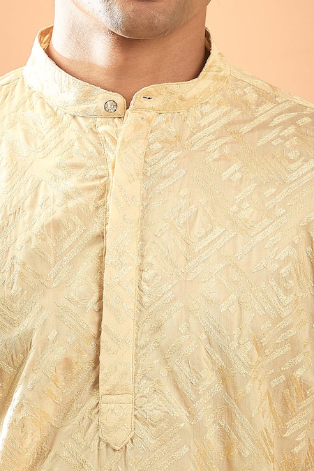 Spring Break_Cream Silk, Cotton Satin Embroidery Geometric Pattern Kurta With Pant _Online_at_Aza_Fashions