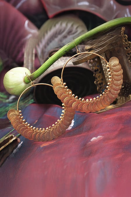 SUHANI PITTIE Kasu Coin Hoop Earrings 