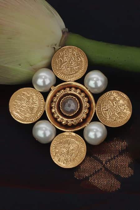 Shop Suhani Pittie Gold Crystal Kasu Coin Hair Brooch-Set of 2 at Aza Fashions Shop_Suhani Pittie_Gold Crystal Kasu Coin Hair Brooch-Set of 2 _at_Aza_Fashions