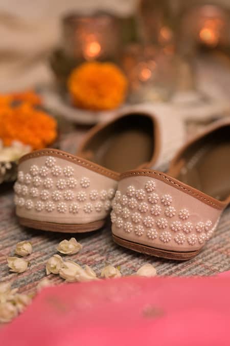 Coral Haze_Ivory Geet Pearl Embroidered Juttis _Online_at_Aza_Fashions